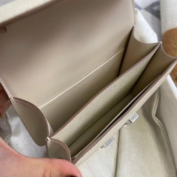 에르메스 콘스탄스18 나타 화이트 은장 앱송